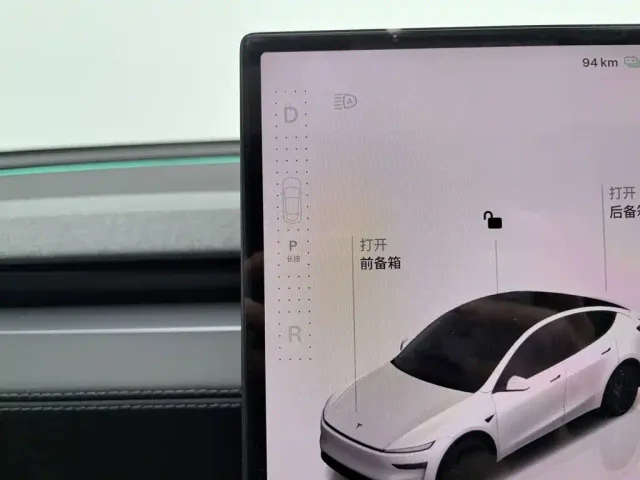 Tesla Model Y — Фото автомобиля 13