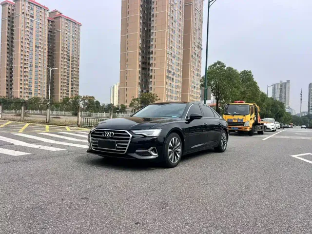 Фотография автомобиля — Audi A6L