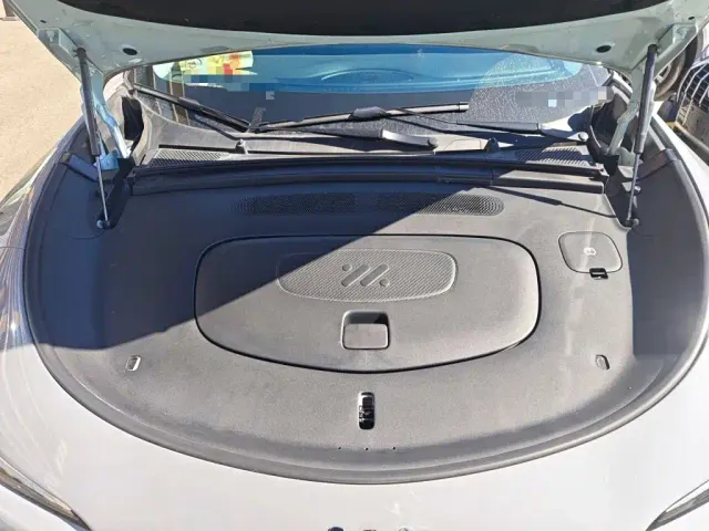 IM Motors LS6 — Фото автомобиля 21
