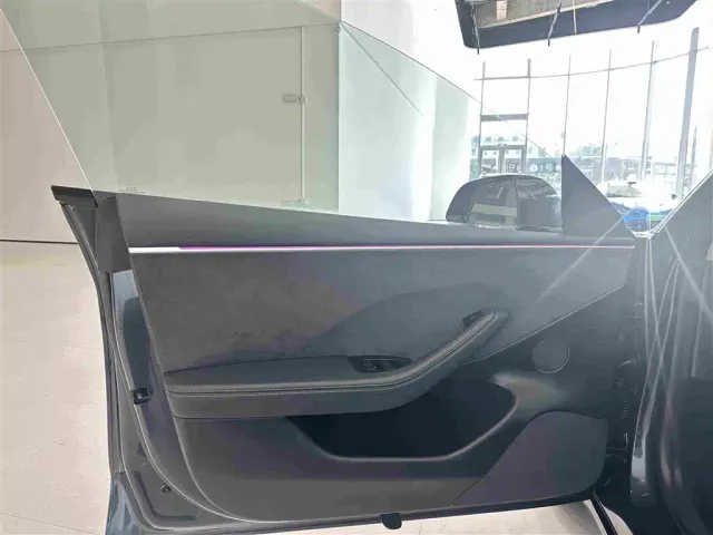 Tesla Model 3 — Фото автомобиля 26