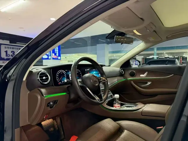 Mercedes-Benz E-Class — Фото автомобиля 4
