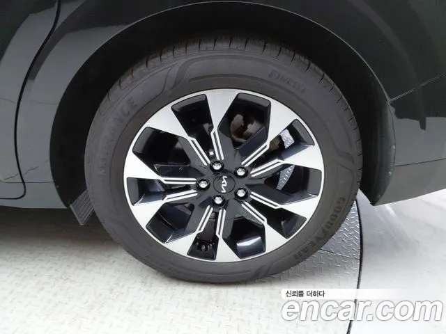 Kia Carnival Generation 4 — Фото автомобиля 6