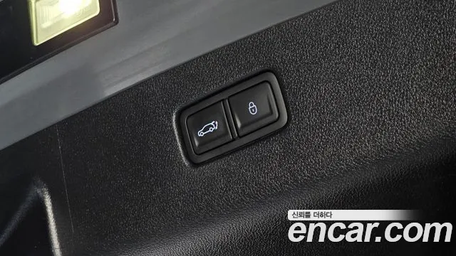 Genesis GV70 2.5T Бензин 2WD — Фото автомобиля 30