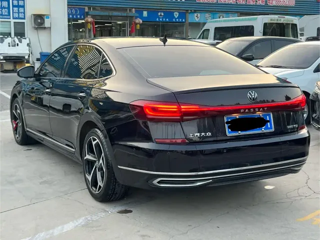 Volkswagen Passat — Фото автомобиля 3