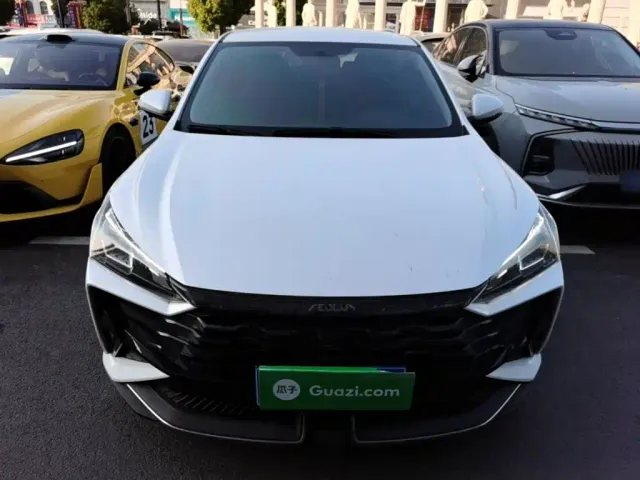 Dongfeng Yixuan — Фото автомобиля 2