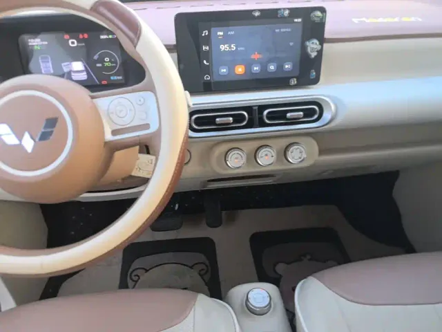 Wuling Hongguang Mini EV — Фото автомобиля 12