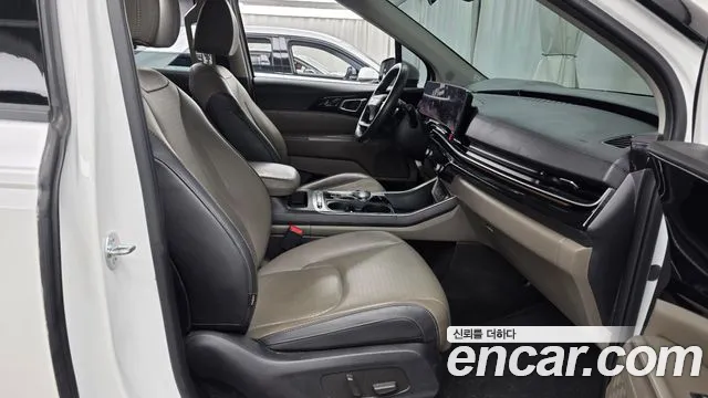 Kia Carnival Generation 4 — Фото автомобиля 11