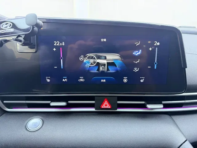 Hyundai Elantra — Фото автомобиля 12