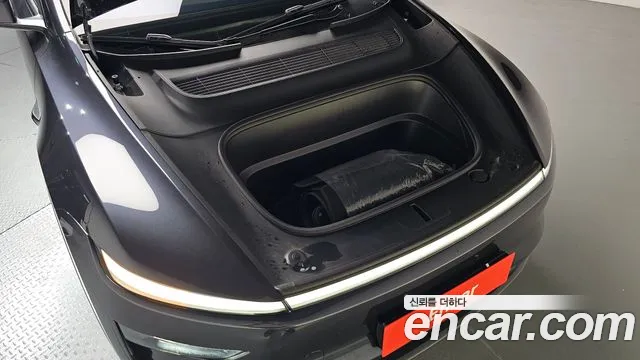 Tesla Model Y — Фото автомобиля 9