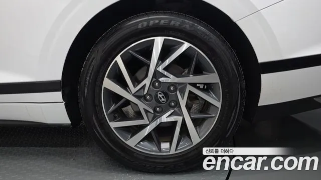 Hyundai Grandeur GN7 — Фото автомобиля 6