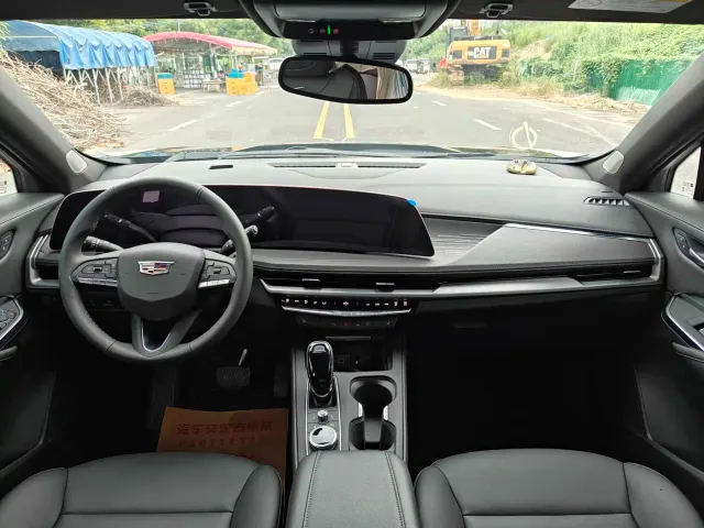 Cadillac XT4 — Фото автомобиля 7