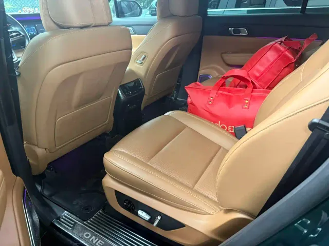 Li Auto ONE — Фото автомобиля 4