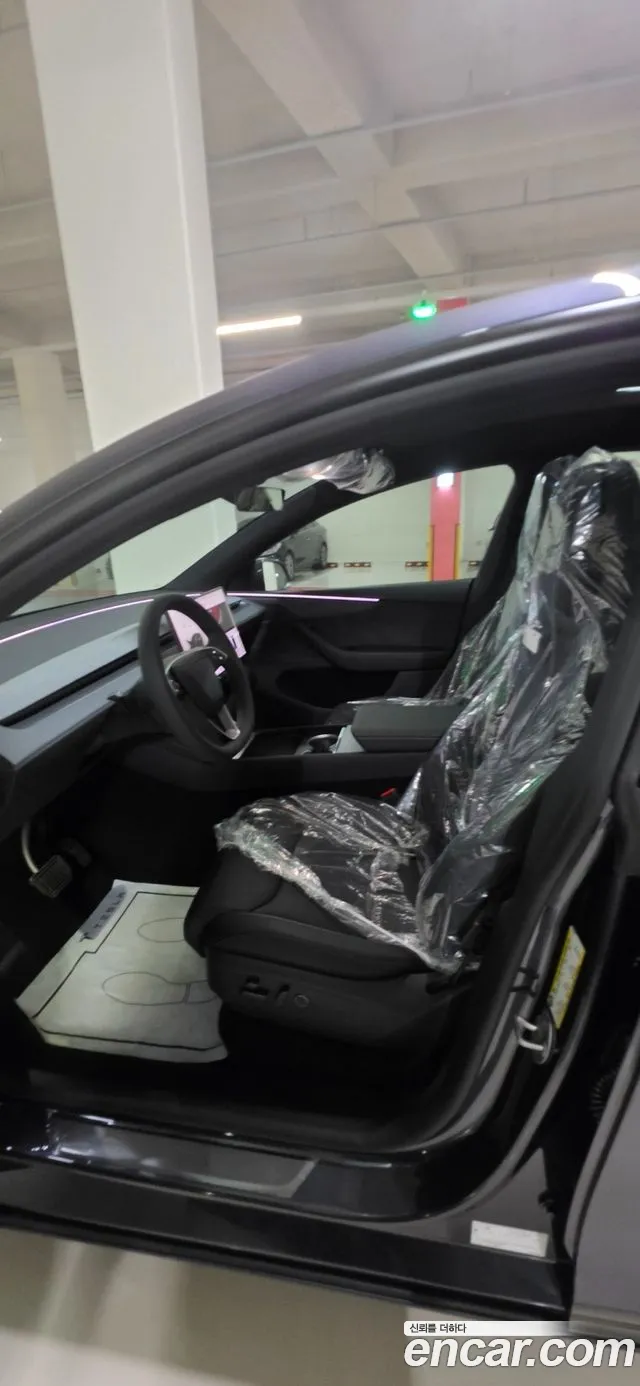 Tesla Model Y — Фото автомобиля 17
