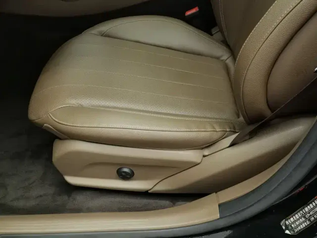 Mercedes-Benz E-Class — Фото автомобиля 20
