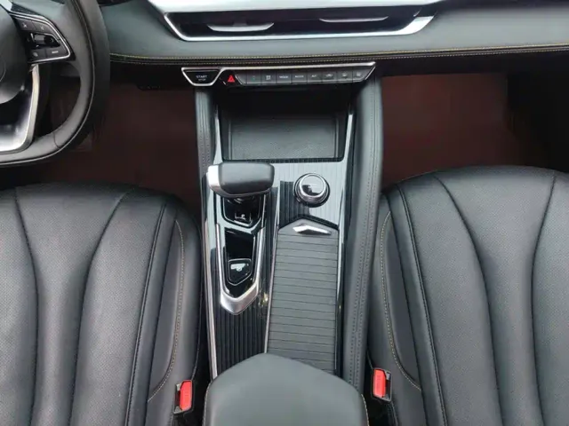 Geely Xingyue L — Фото автомобиля 16