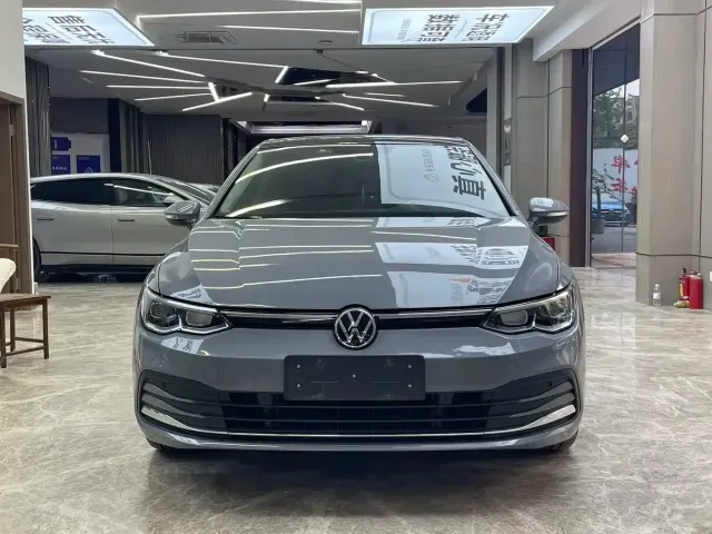 Volkswagen Golf — Фото автомобиля 2