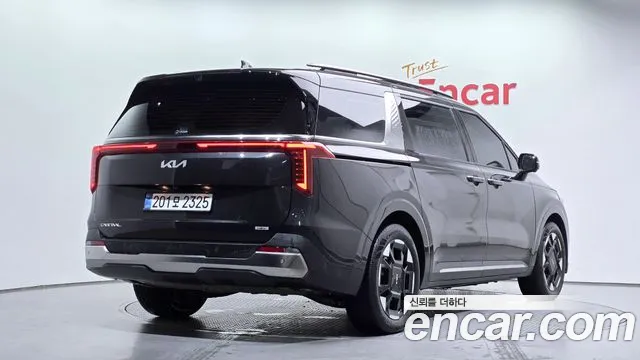 Kia Carnival — Фото автомобиля 2