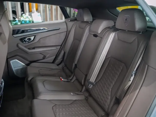 Lamborghini Urus — Фото автомобиля 9