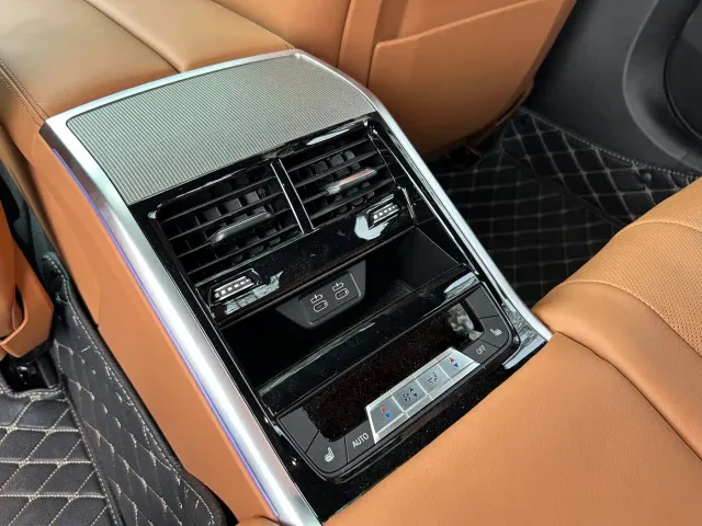 BMW 8 Series — Фото автомобиля 7