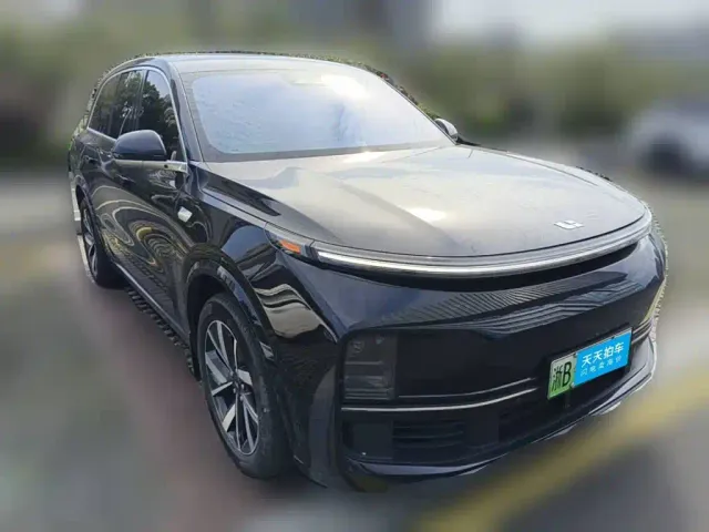 Li Auto L8 — Фото автомобиля 3