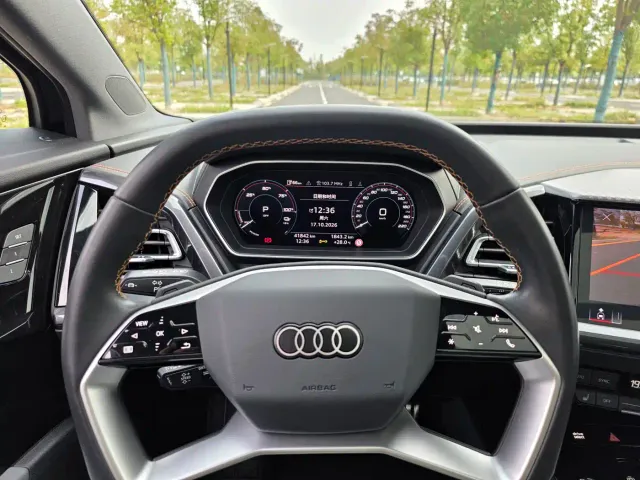 Audi Q4 e-tron — Фото автомобиля 14