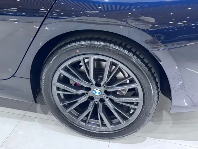 BMW 3 Series — Фото автомобиля 8