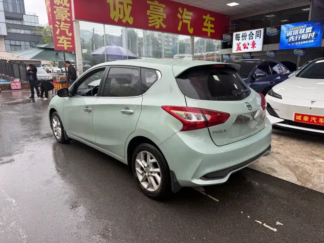 Nissan Tiida — Фото автомобиля 9