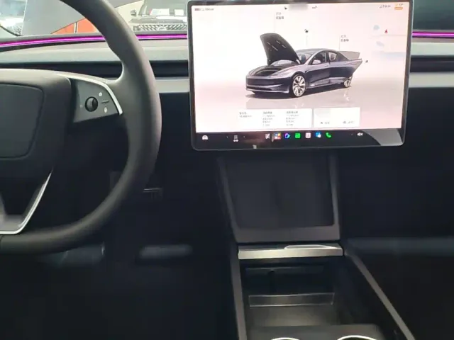 Tesla Model 3 — Фото автомобиля 9