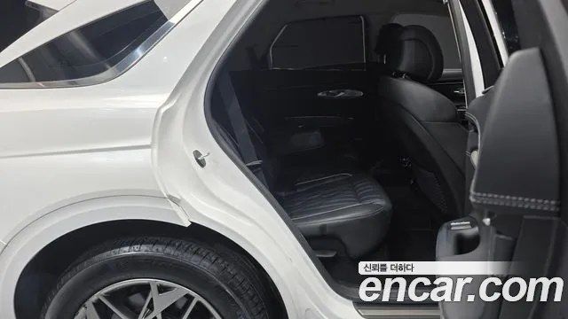 Genesis GV70 — Фото автомобиля 12