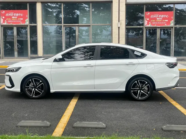 Geely Binrui — Фото автомобиля 8