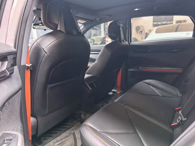 Changan Changan UNI-V 2022 1.5T Premium Model — Фото автомобиля 6