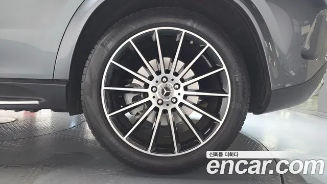 Mercedes-Benz GLE-Class — Фото автомобиля 17