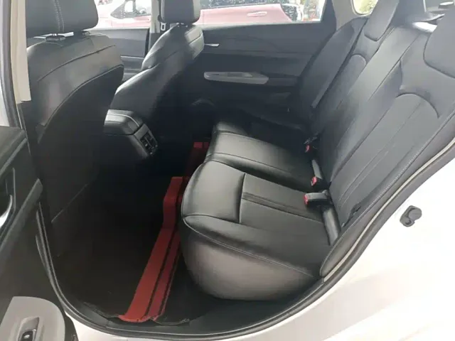 Dongfeng Fengshen E70 — Фото автомобиля 12
