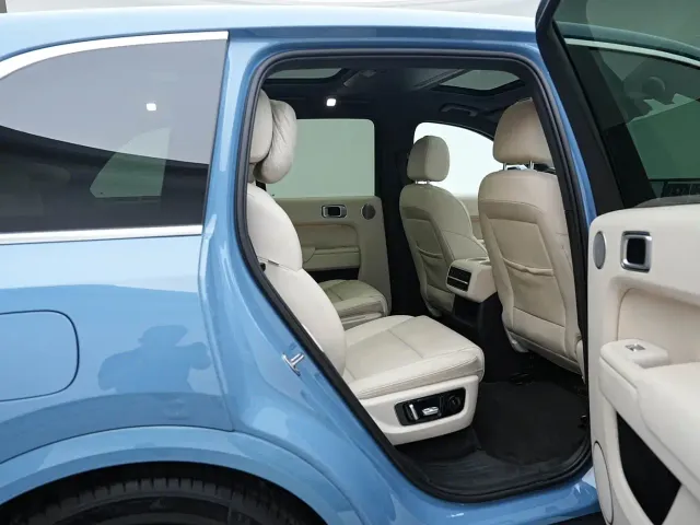 Li Auto L8 — Фото автомобиля 22