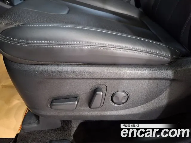 Hyundai Santafe Новый Santa Fe Бензин 2.5T 2WD — Фото автомобиля 13