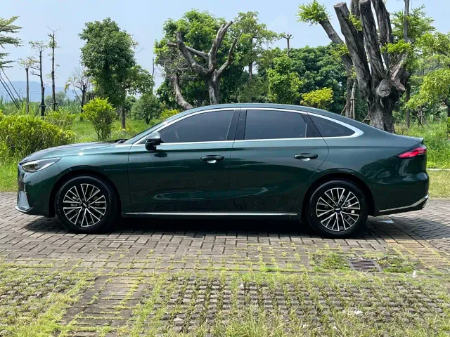 Geely Emgrand — Фото автомобиля 7