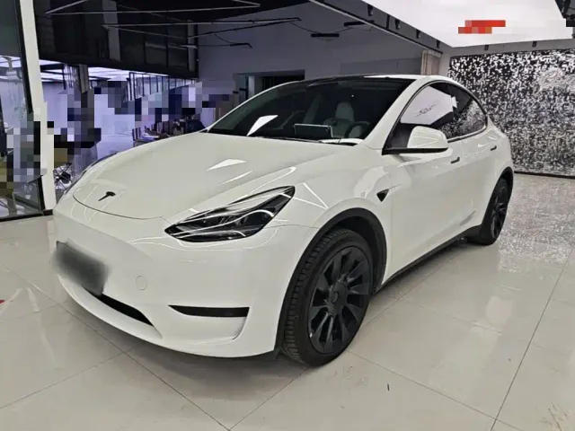 Фотография автомобиля — Tesla Model Y