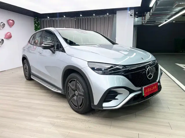 Mercedes-Benz EQE SUV — Фото автомобиля 3