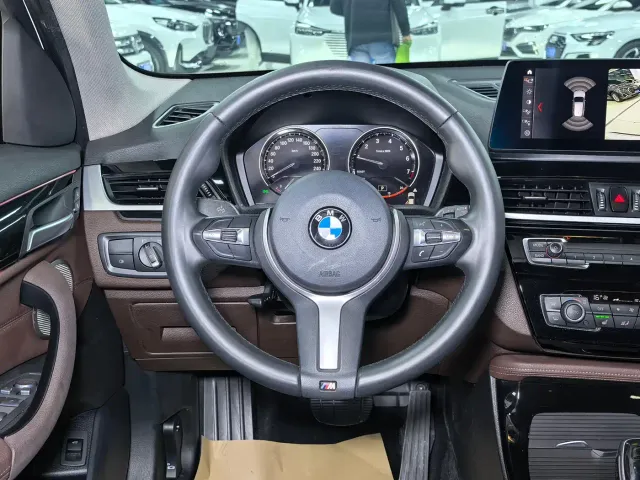 BMW X1 — Фото автомобиля 11