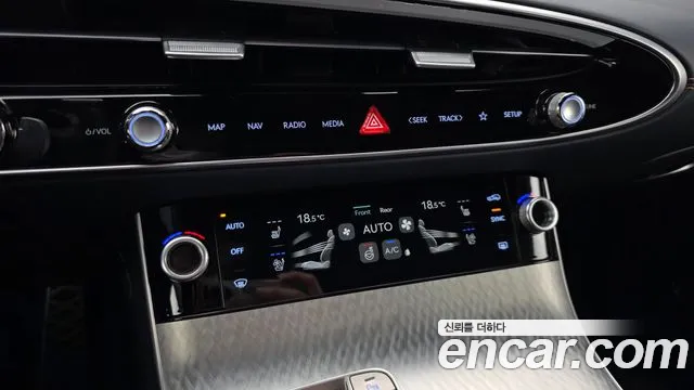 Genesis GV70 — Фото автомобиля 18