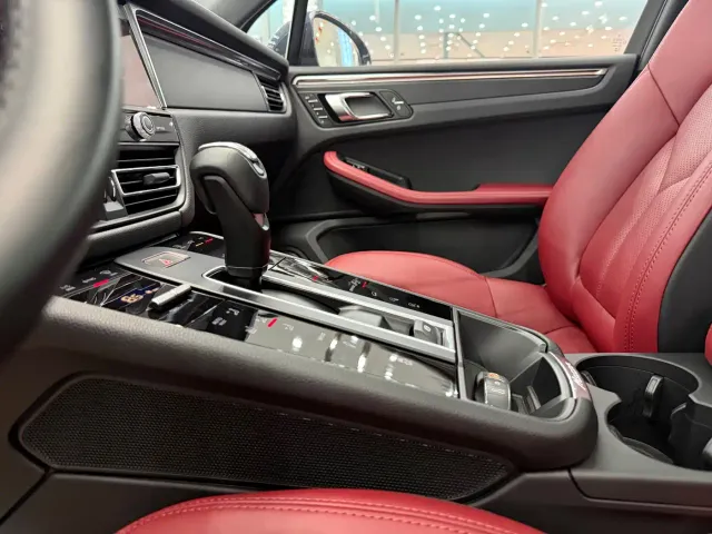 Porsche Macan — Фото автомобиля 18