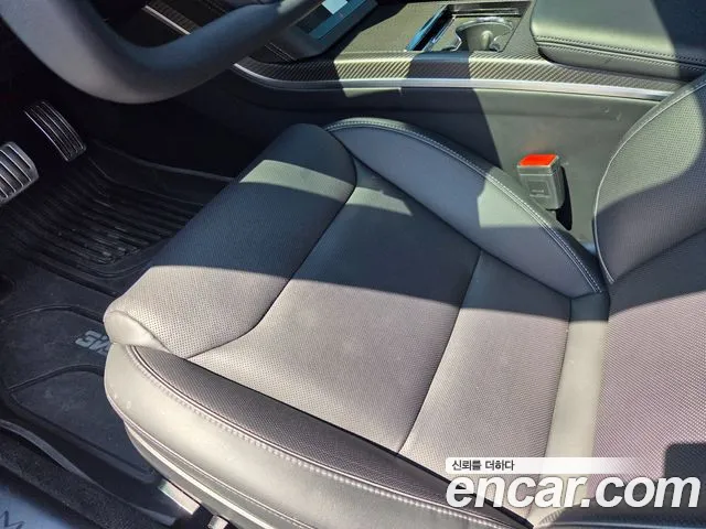 Tesla Model S — Фото автомобиля 9