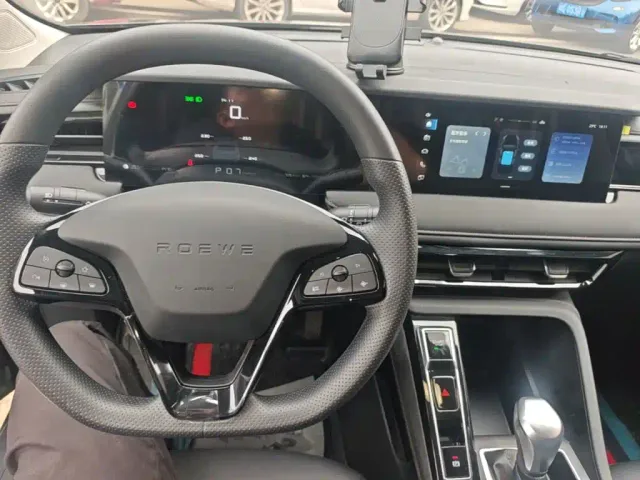 Roewe i5 — Фото автомобиля 10