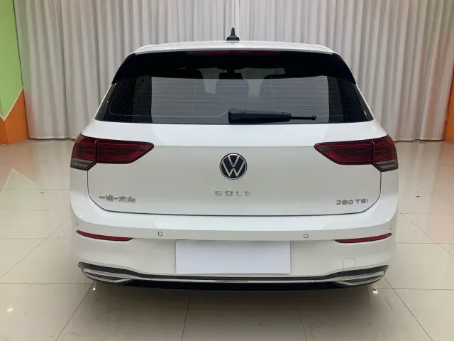 Volkswagen Golf — Фото автомобиля 5