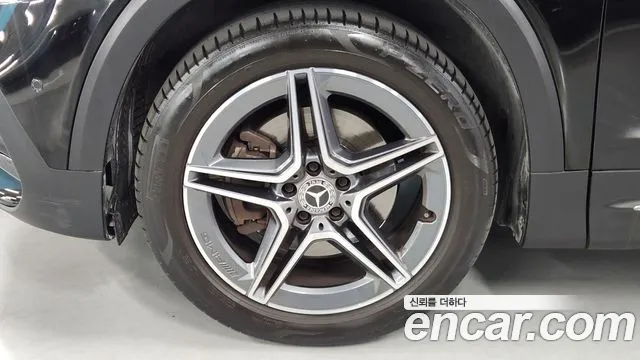 Mercedes-Benz GLB-Class — Фото автомобиля 5