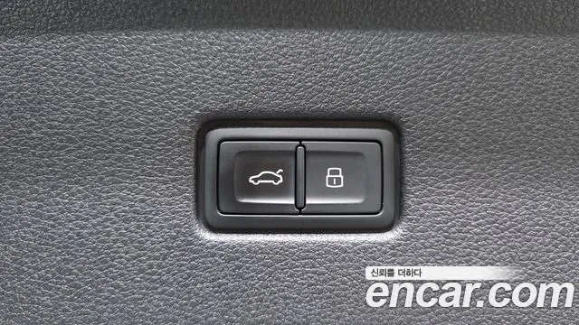 Audi Q8 55 TFSI quattro Premium — Фото автомобиля 16