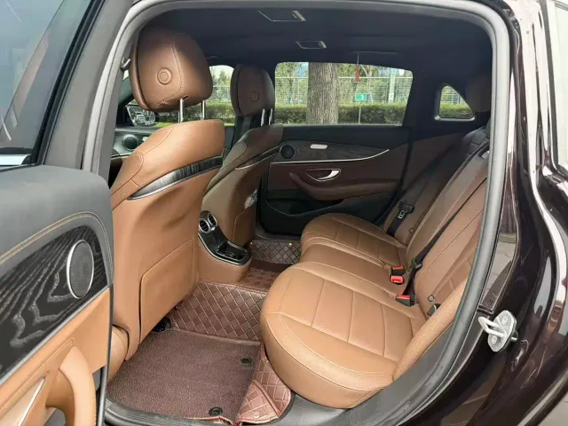 Mercedes-Benz E-Class — Фото автомобиля 15