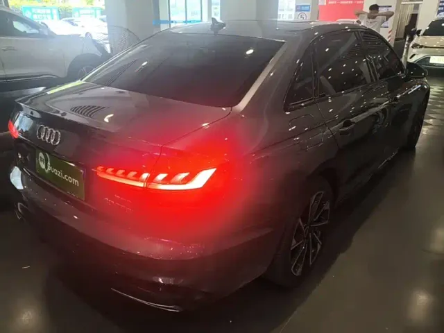 Audi A4L — Фото автомобиля 6