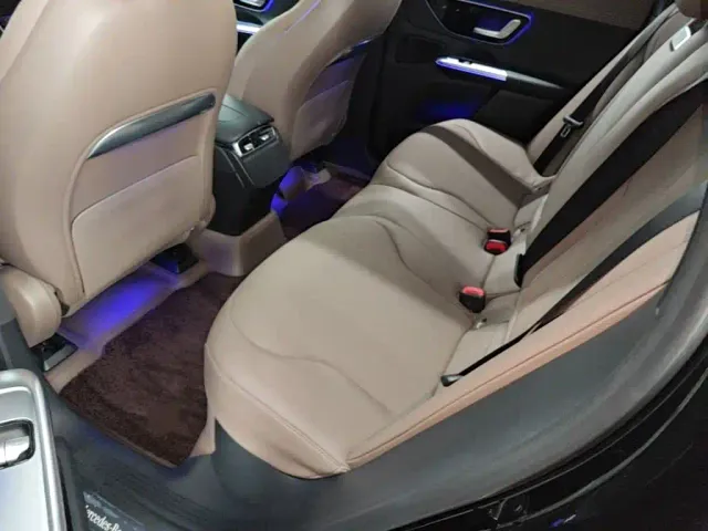 Mercedes-Benz EQE SUV — Фото автомобиля 16
