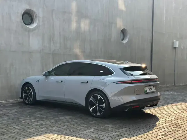 Nio ET5 Touring — Фото автомобиля 5